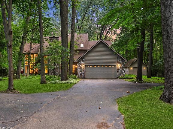 2nd image of 2705 W Glenlord Rd