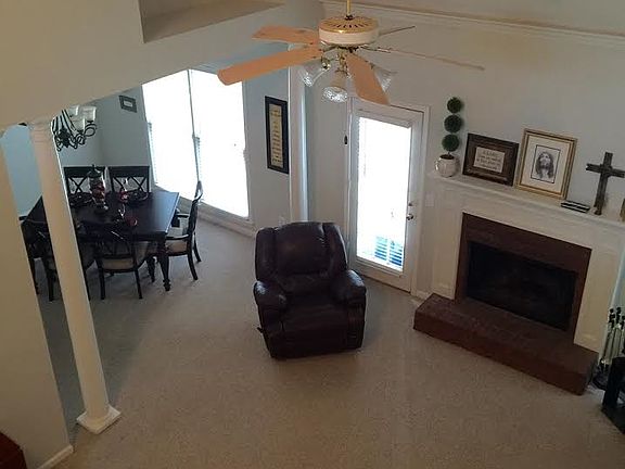 3rd image of 1085 Lullwater Cir