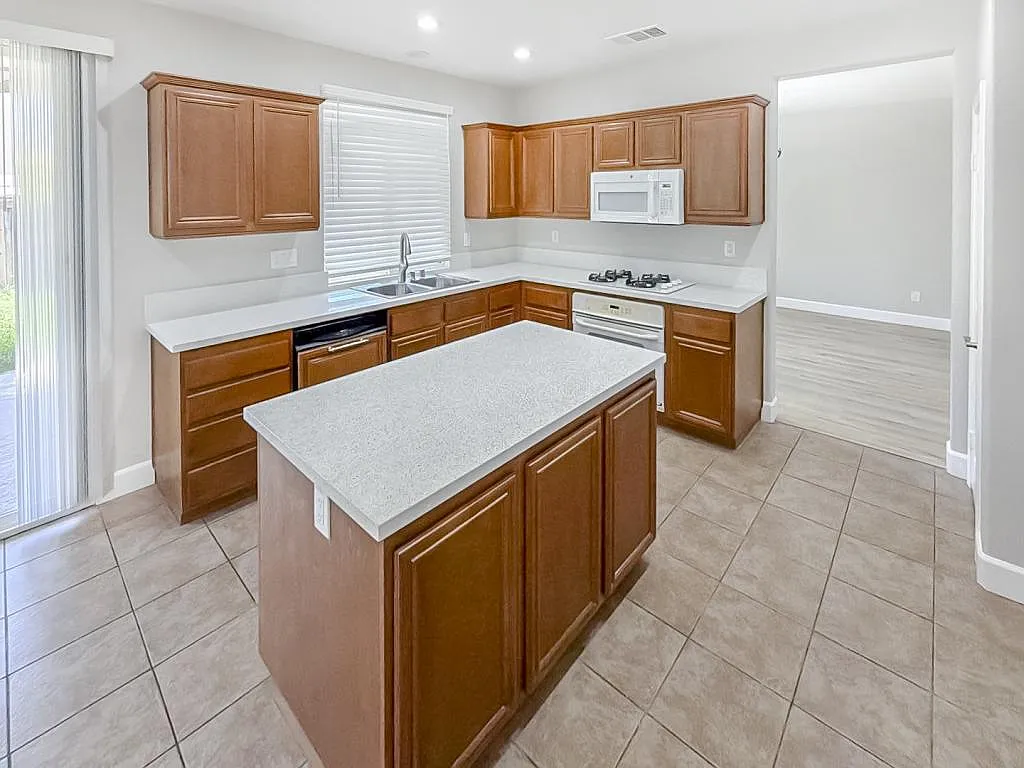29369 Milford Ct — Photo 2