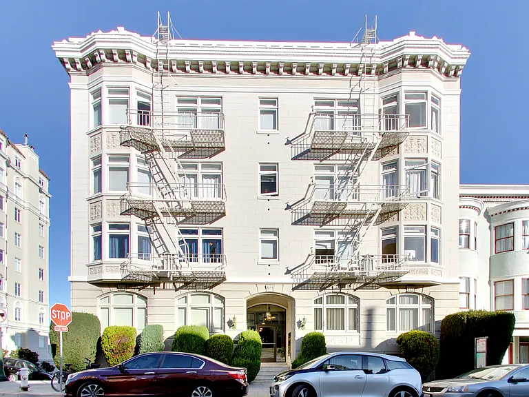 2090 Green Street (003r) — Photo 34
