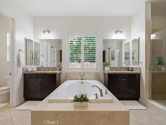 3rd image of 4977 Hydepark Dr