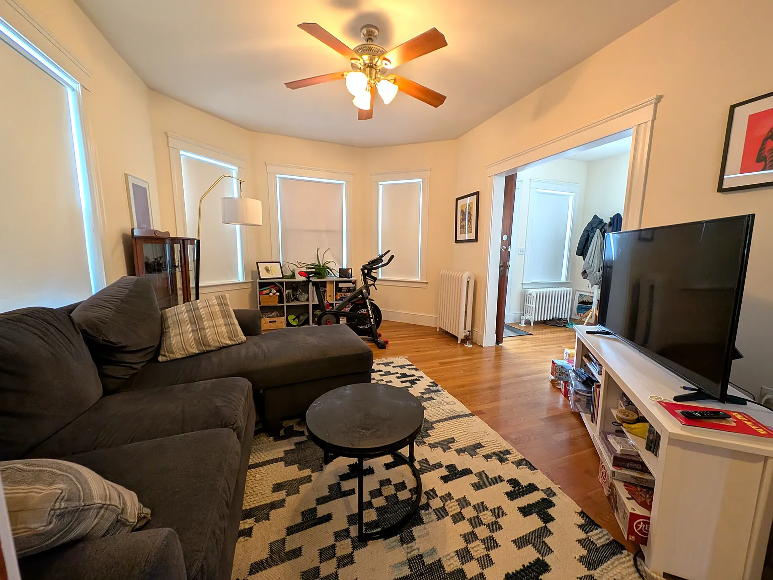 2 bed, 1220 sqft, $2,700 — Photo 1