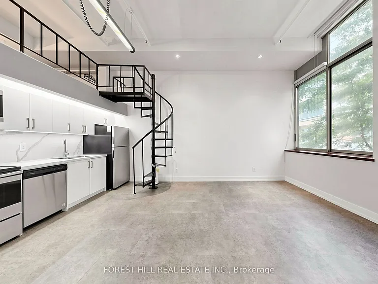 21 Nassau St #301 — Photo 31