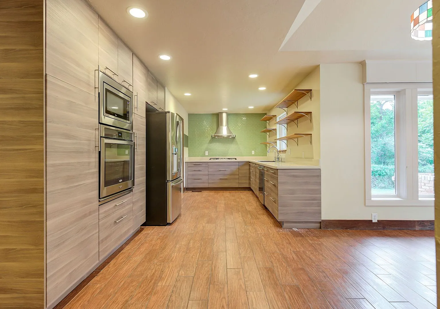 Stunning 3-Bed, 3-Bath Home in the Heart of Edmond! - Lawn Service Provided by owner — Photo 4