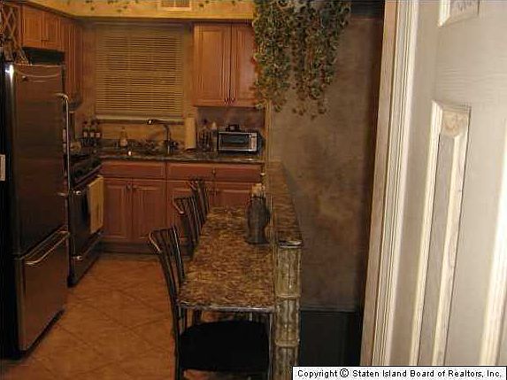 2nd image of 7 Franklin Ln #2-F