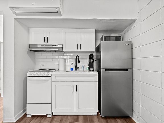 2nd image of 425 1/2 2nd St N #4
