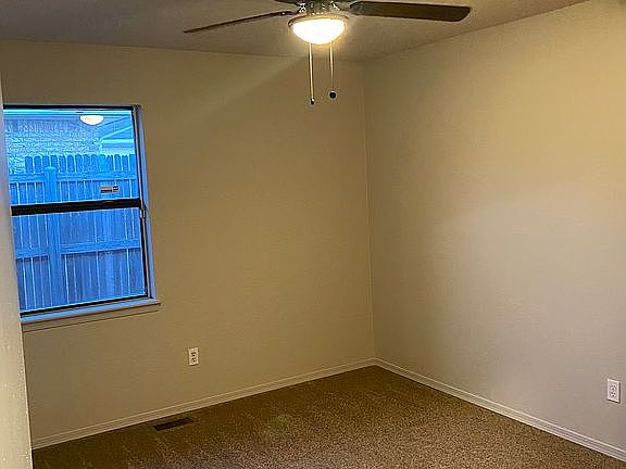 4th image of 2412 Northwood Ln