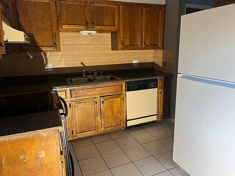3412 Yorkfield Dr — Photo 4