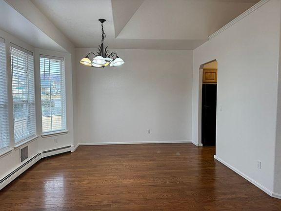 4th image of 2030 Country Meadows Ct