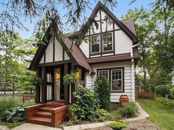 2nd image of 1503 E Park Pl
