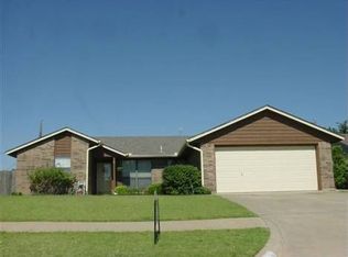 1413 SE Hillcrest Ave, Lawton, OK 73501