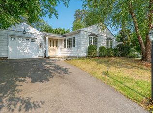 92 Roundhill Dr, Yonkers, NY 10710
