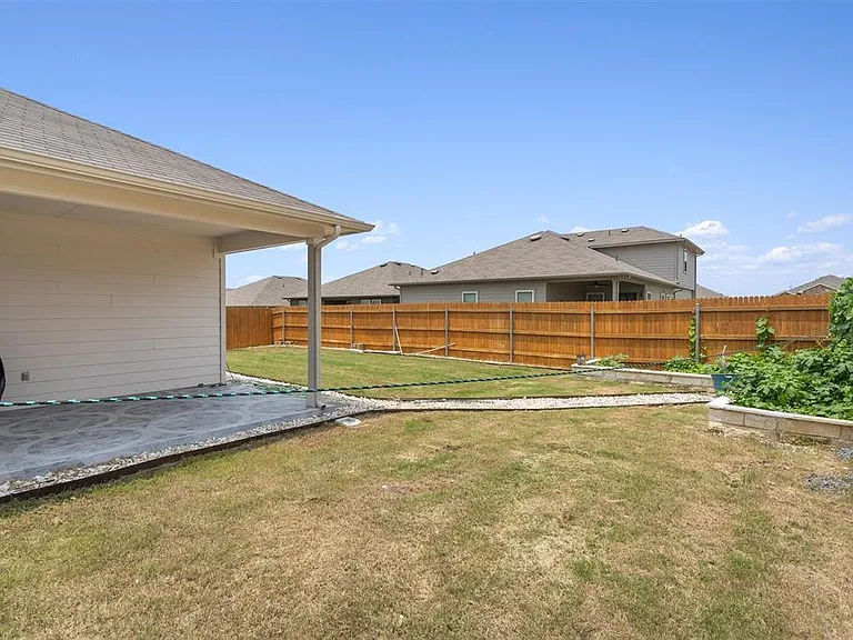 6112 Montrelia Dr — Photo 18