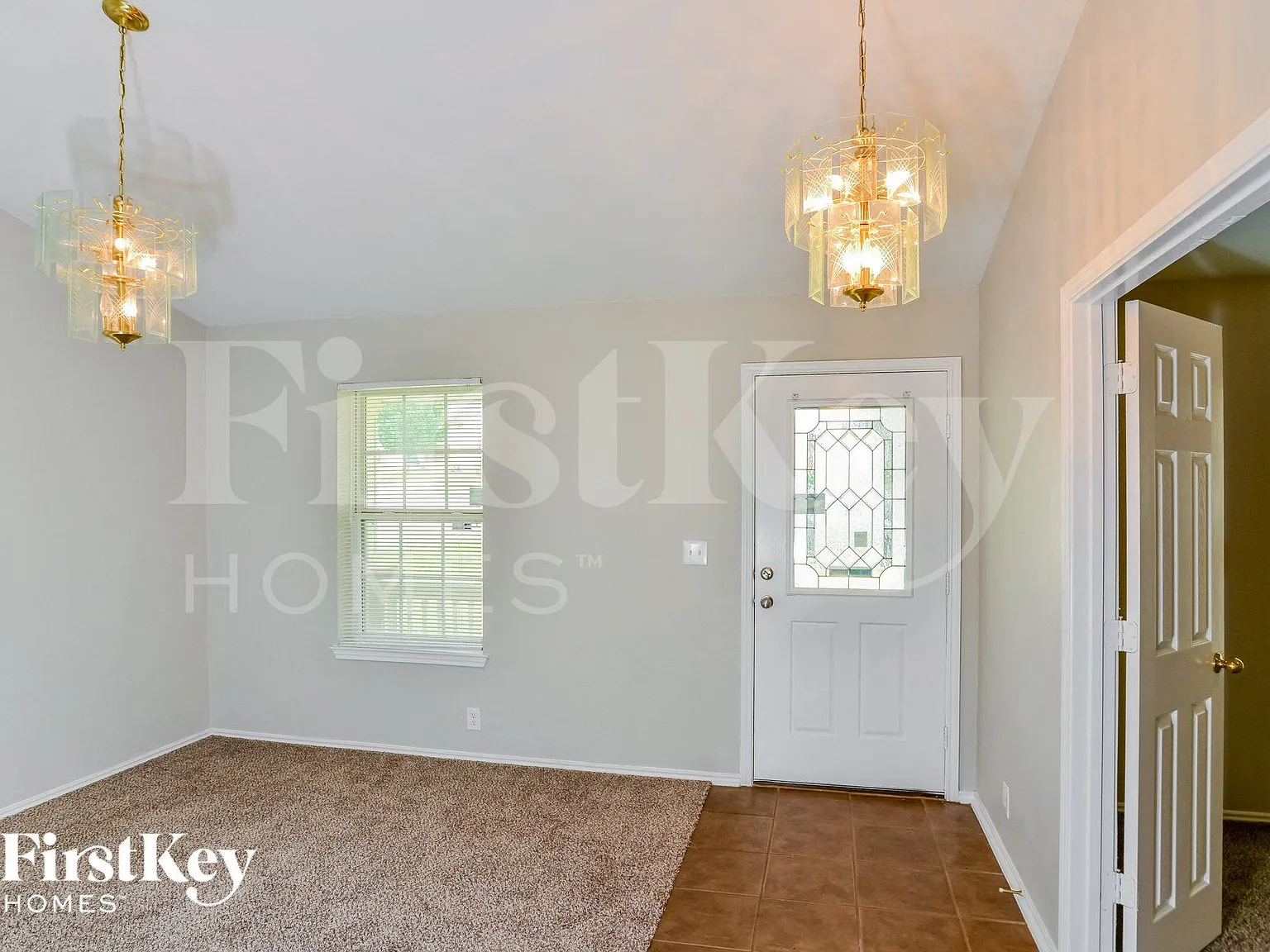 4 bed, 2.0 bath, 2078 sqft, $2,190 — Photo 3