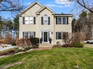 8 Grapevine Rd, Merrimack, NH 03054