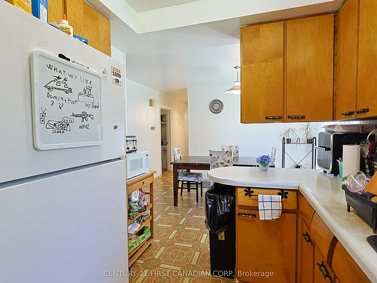 268 Burlington Cres — Photo 14