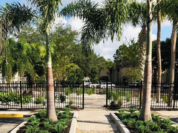 Oakbrook Village Apartments, 2225 Nursery Rd #Cdb936b3e, Clearwater, FL 33764