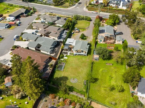1053 Coombsville Road, Napa, CA 94558