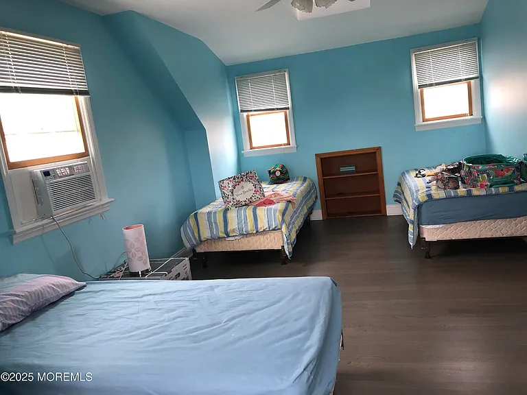 12 York Ave — Photo 10