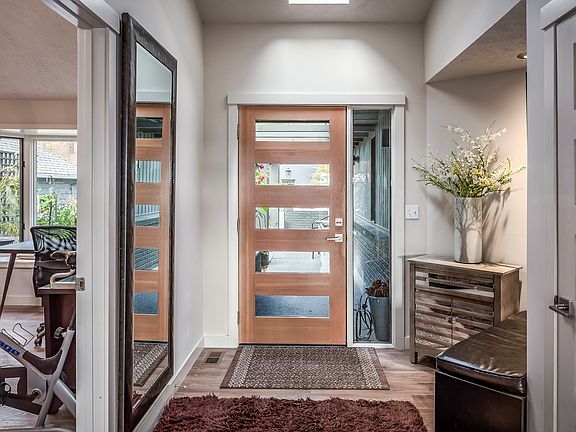 5th image of 1303 E Sara Ln