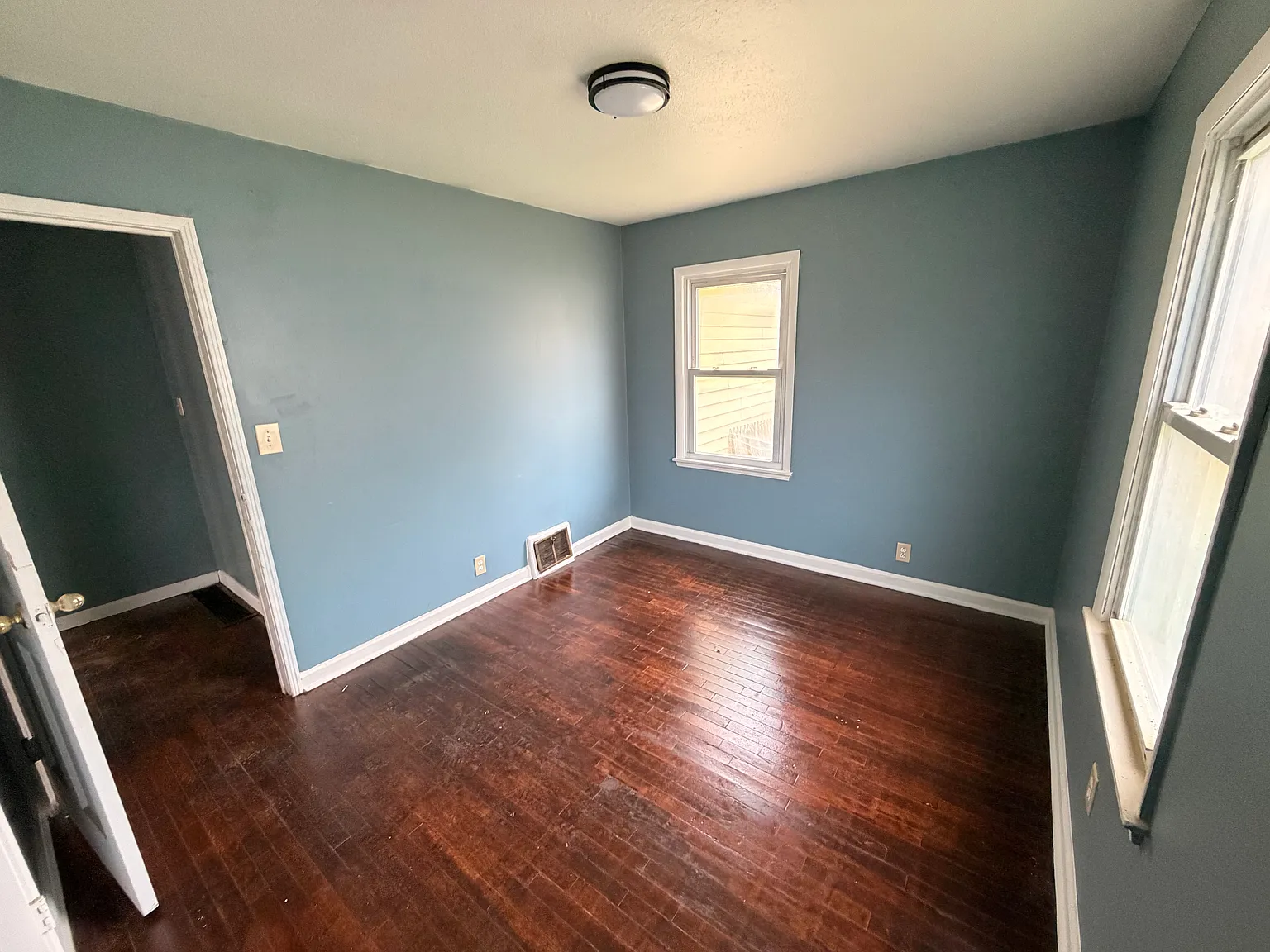 3 bed, 1200 sqft, $2,000 — Photo 4
