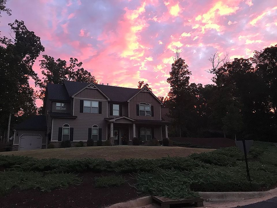 2nd image of 300 Avenue Of Oaks