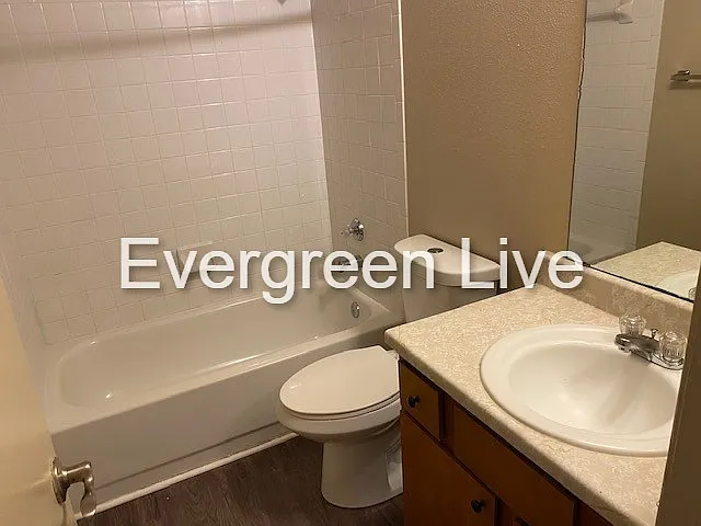 202 Barrow Ct — Photo 25