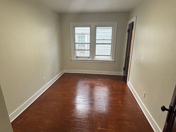 3rd image of 4531 Walker Ave