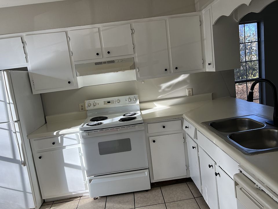 1st image of 2644 Wms Grant Reynolds Dr Unit A-1-1