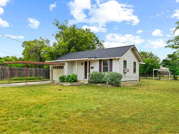 819/821 Clay St, Kerrville, TX 78028