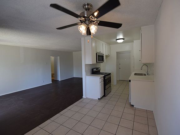 4th image of 6115 Whitsett Ave #217