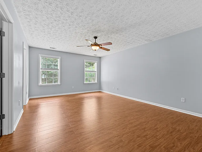 1029 Harbins Pass Dr — Photo 18