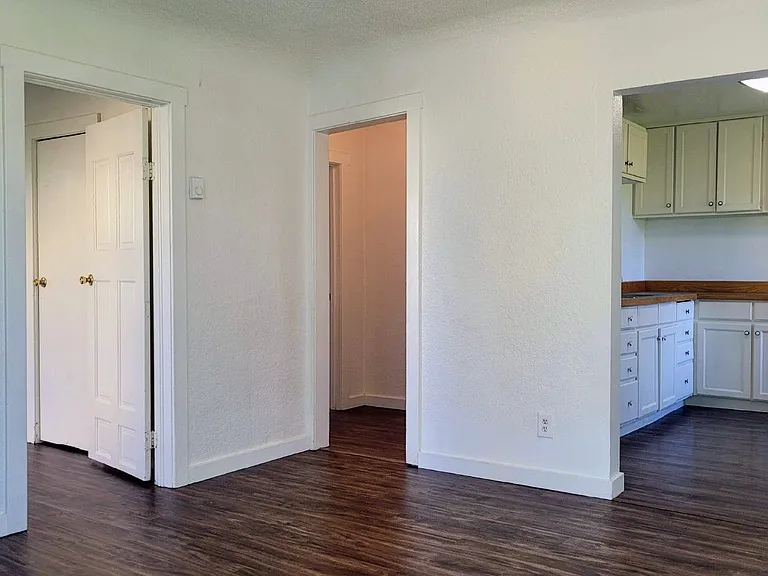 2680 E St — Photo 8