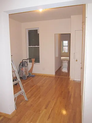 Rented by Chartwell Manhattan Realty | media 8