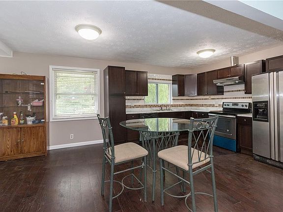 5th image of 2720 E Dudley Ave