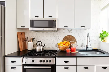 Rented by Venn NY Inc