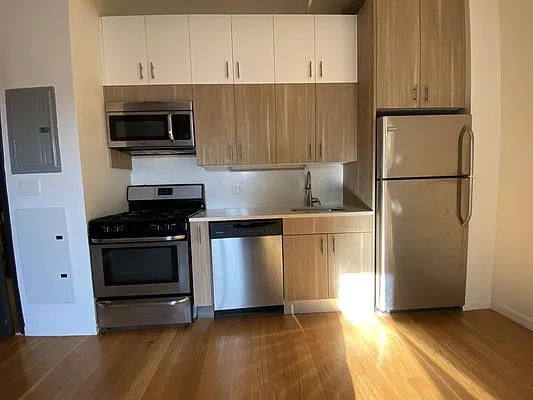 Rented by MySpaceNYC | media 47