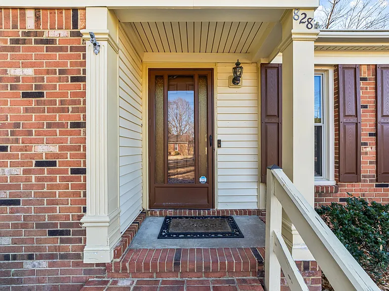 828 Jo Anne Cir — Photo 16