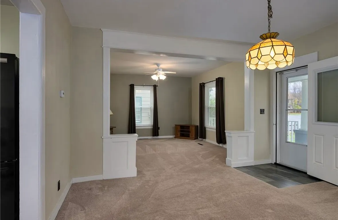 3 bed, $1,800 — Photo 1