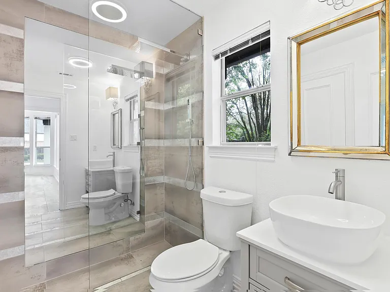 914 Edgemeer Ln — Photo 32