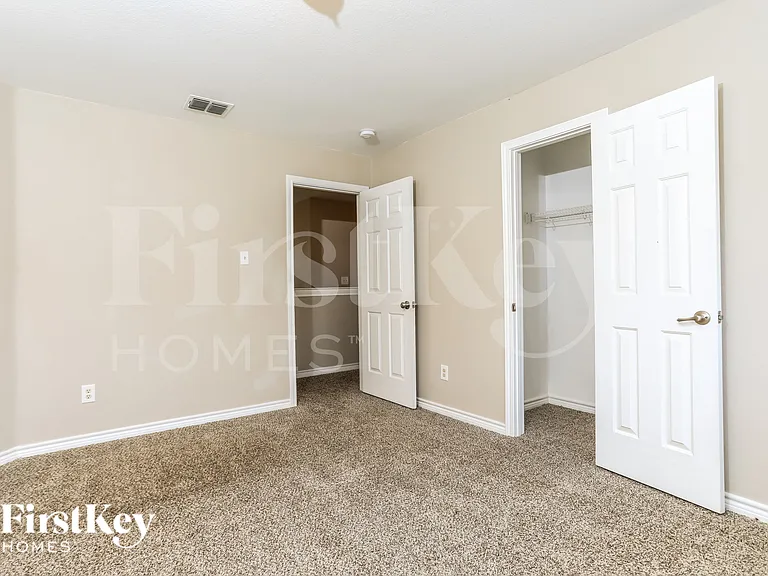 1746 Summerwood Ln — Photo 12
