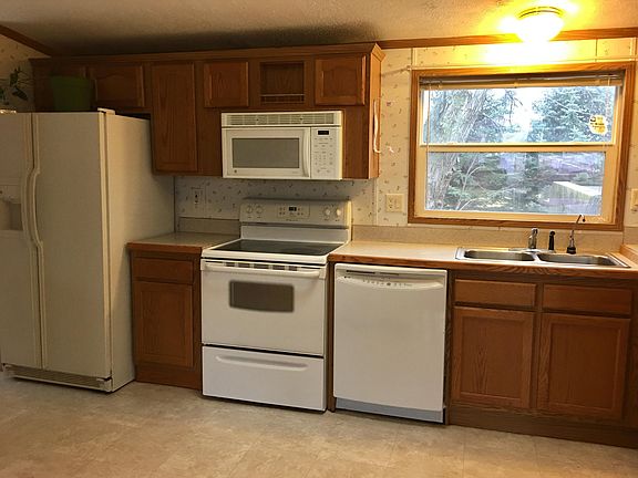 4th image of 200 S Willow St
