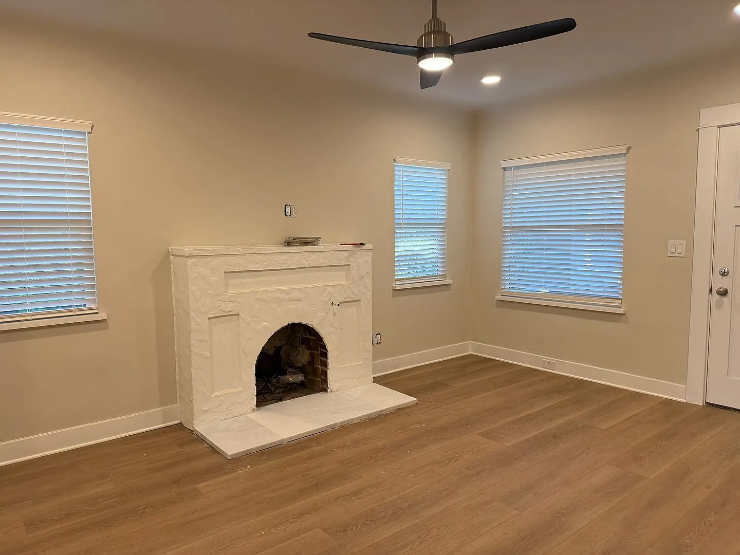 Beautiful 3 bedroom in Roseville! — Photo 2