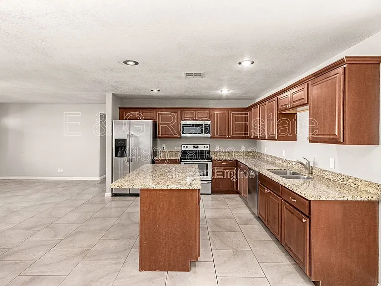 1708 N Daffodil St — Photo 13