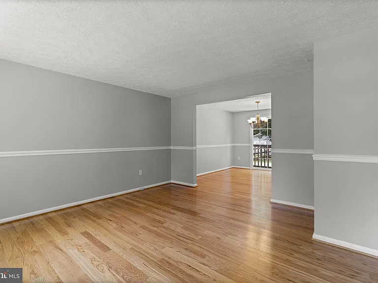 8428 Braddock Way — Photo 5