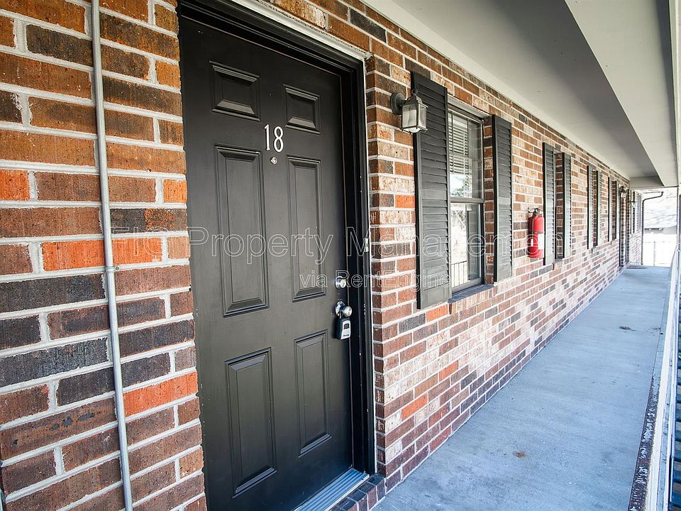 1st image of 127 Hillcrest Dr NE #18