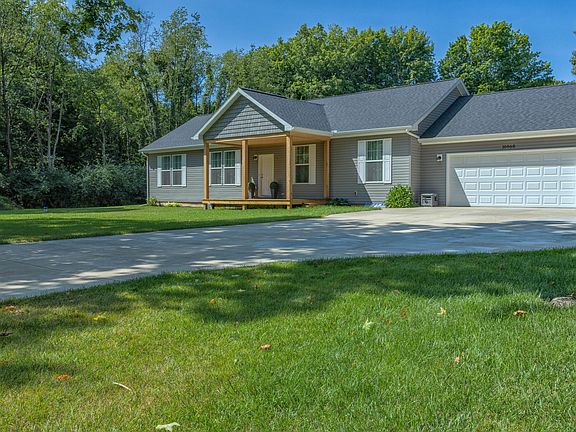 3rd image of 10060 Casey Ln