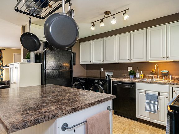 3rd image of 1905 Nash Ct
