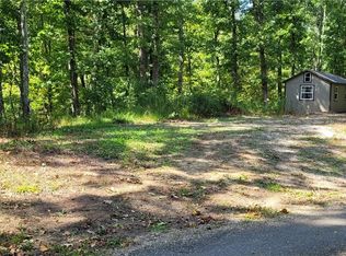 Richards Rd, Cambridge, OH 43725