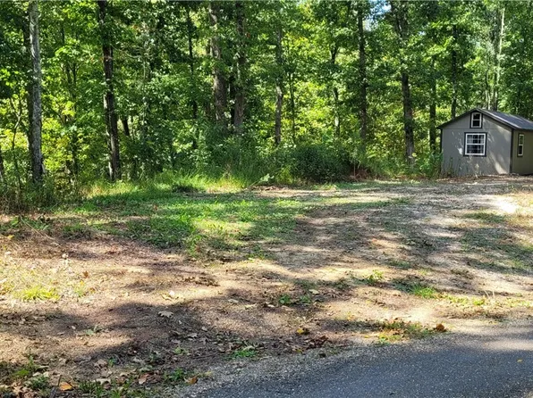 Richards Rd, Cambridge, OH 43725